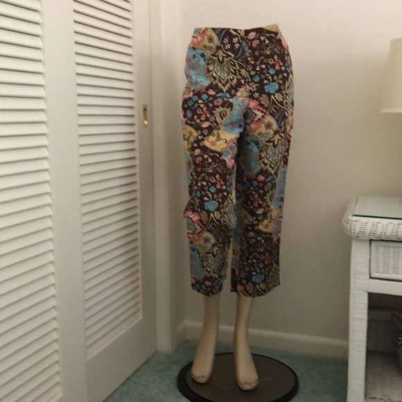 Pastel Flowered Capris - Picture 1 of 6